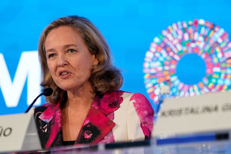 &copy; Reuters. FOTO DE ARCHIVO. Nadia Calviño habla en una rueda de prensa durante las Reuniones Anuales del Fondo Monetario Internacional y el Banco Mundial en Washington, EEUU
