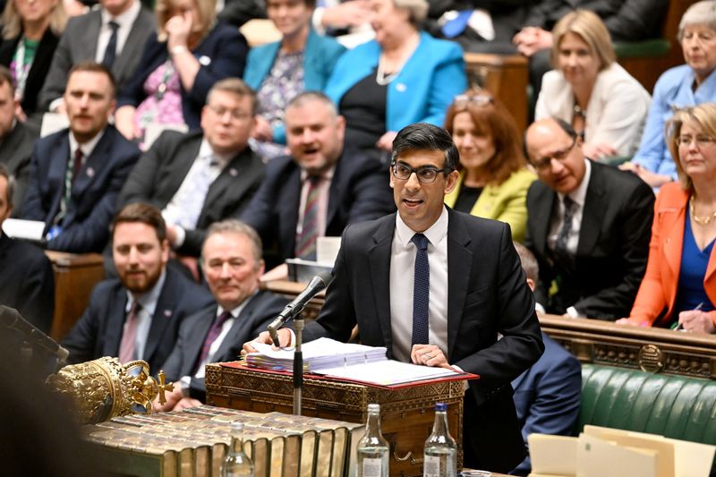 &copy; Reuters. British Prime Minister Rishi Sunak attends the Prime Minister's Questions at the House of Commons in London, Britain, February 1, 2023. UK Parliament/Jessica Taylor/Handout via REUTERS 