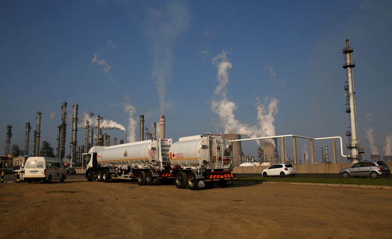 © Reuters. FILE PHOTO: A truck is seen at South African petro-chemical company Sasol's synthetic fuel plant in Secunda, north of Johannesburg, in this picture taken March 1,2016.REUTERS/Siphiwe Sibeko/File Photo