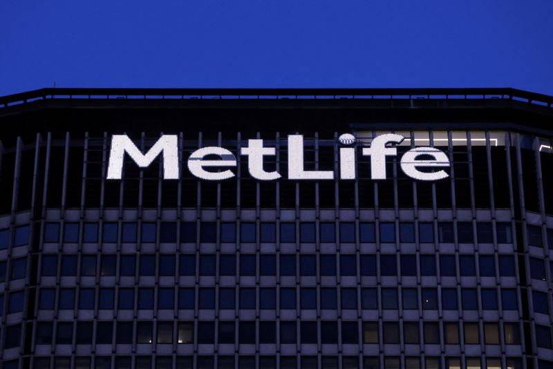 &copy; Reuters. FILE PHOTO: Signage is seen on the MetLife Inc building in Manhattan, New York, U.S., December 7, 2021. REUTERS/Andrew Kelly/