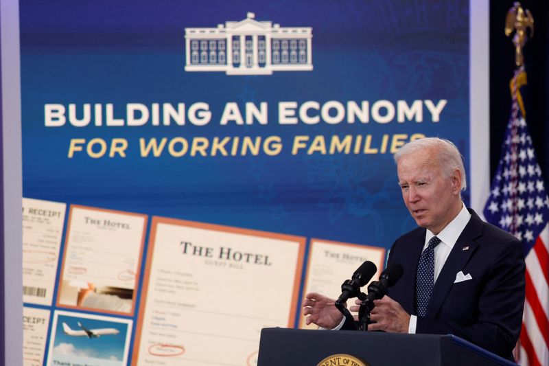 &copy; Reuters. FILE PHOTO: U.S. President Joe Biden delivers remarks on the U.S. economy from an auditorium on the White House campus in Washington, U.S. October 26, 2022.  REUTERS/Jonathan Ernst