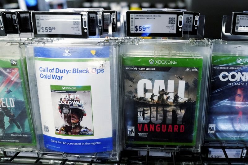 &copy; Reuters. Jogos "Call of Duty", da Activision, em loja nos Estados Unidos
18/01/2022
REUTERS/Carlo Allegri