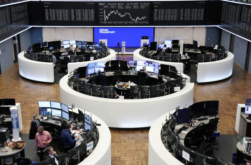 الأسهم الأوروبية تغلق مرتفعة مدعومة بأرباح الشركات والتركيز على تصريحات باول