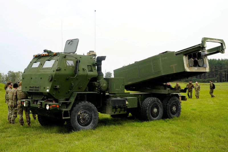 &copy; Reuters. FILE PHOTO: A M142 High Mobility Artillery Rocket System (HIMARS) takes part in a military exercise near Liepaja, Latvia September 26, 2022. REUTERS/Ints Kalnins