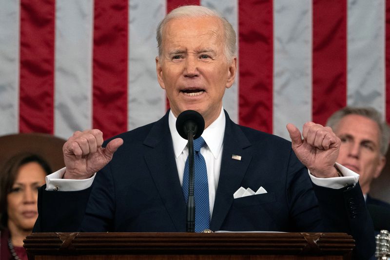Biden promete proteger EUA em discurso sobre Estado da União, cita balão chinês
