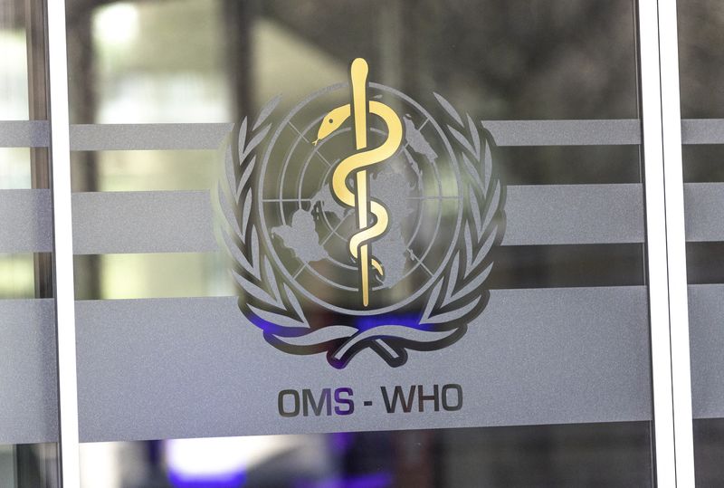 &copy; Reuters. FOTO DE ARCHIVO. El logo de la Organización Mundial de la Salud (OMS) cerca de su sede en Ginebra, Suiza. 2 de febrero de 2023. REUTERS/Denis Balibouse