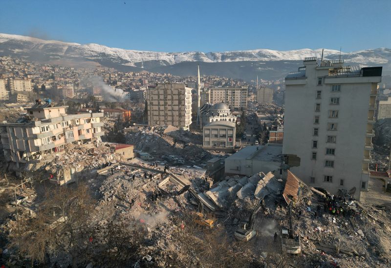 &copy; Reuters. Vista da cidade turca de Kahramanmaras mostra prédios que desbaram em terremoto que atingiu Turquia
09/02/2023 REUTERS/Stoyan Nenov