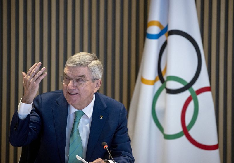 &copy; Reuters. توماس باخ رئيس اللجنة الأولمبية الدولية أثناء افتتاح اجتماع للجنة في لوزان بسويسرا في الخامس من ديسمبر كانون الأول 2022 . تصوير : دينيس باليبا