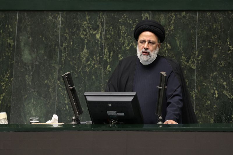 &copy; Reuters. FILE PHOTO: Iranian President Ebrahim Raisi speaks during a parliament meeting in Tehran, Iran, January 22, 2023. Majid Asgaripour/WANA (West Asia News Agency) via REUTERS 