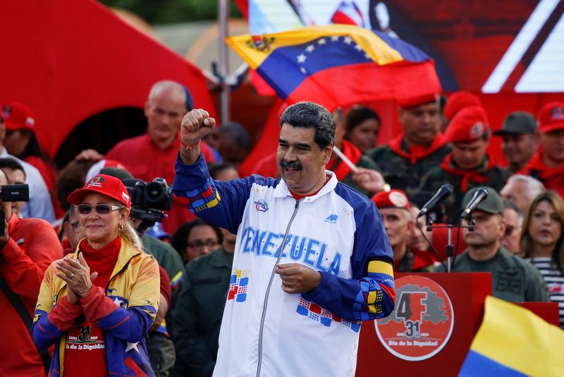 &copy; Reuters. FOTO DE ARCHIVO: El presidente de Venezuela, Nicolás Maduro, asiste a un mitin para conmemorar el aniversario del intento de golpe inicial de Hugo Chávez en 1992, en Caracas, Venezuela. 4 de febrero de 2023. REUTERS/Leonardo Fernández Viloria