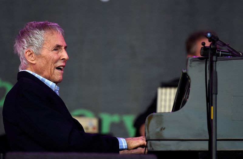 &copy; Reuters. FILE PHOTO: Burt Bacharach performs on the Pyramid stage at Worthy Farm in Somerset during the Glastonbury Festival in Britain, June 27, 2015.  REUTERS/Dylan Martinez/File Photo