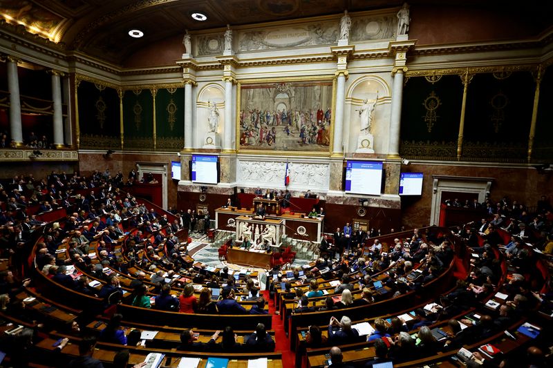 Adoption de l'article 1 du projet de réforme des retraites