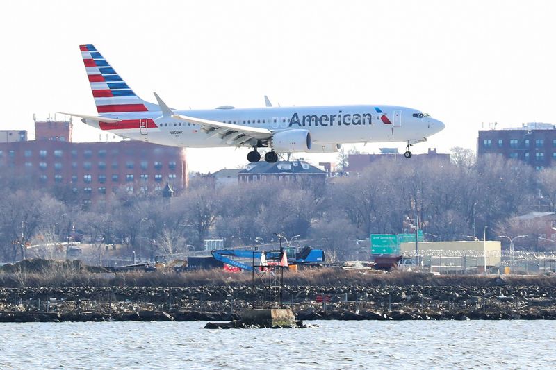 &copy; Reuters. FILE PHOTO: An American Airlines Boeing 737 Max 8, on a flight from Miami to New York City, comes in for landing at LaGuardia Airport in New York, U.S., March 12, 2019. REUTERS/Shannon Stapleton  