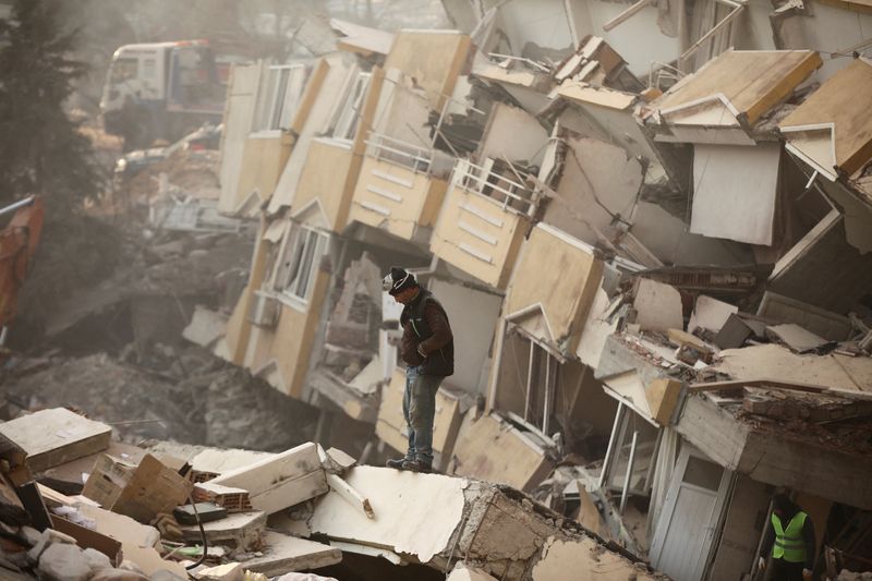 &copy; Reuters. Prédio destruído por terremoto em Kahramanmaras, na Turquia
11/02/2023
REUTERS/Stoyan Nenov