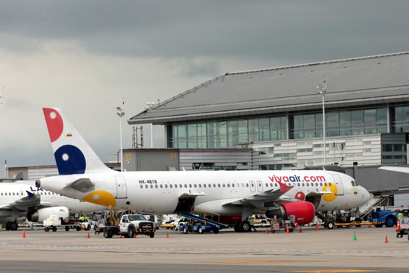 &copy; Reuters. FILE PHOTO: An Airbus A320-200 plane of Colombian airline Viva Air is seen at El Dorado airport in Bogota, Colombia May 8, 2019. Picture taken May 8, 2019. REUTERS/Luisa Gonzalez/File Photo