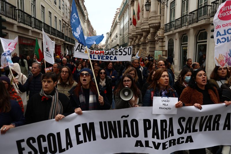 Portugal teachers take to streets as wave of discontent intensifies