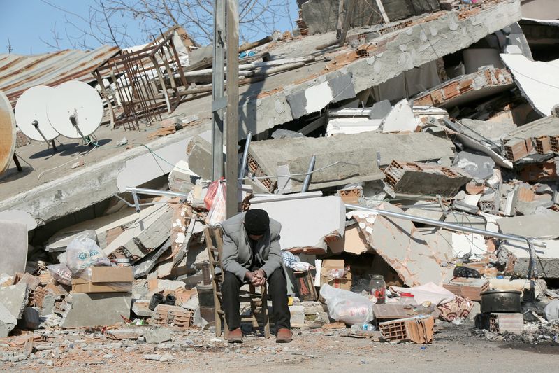 Survivors ever fewer in earthquake rubble of Turkey and Syria
