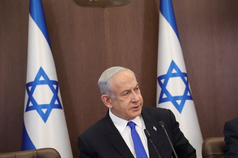 &copy; Reuters. Le Premier ministre israélien Benjamin Netanyahu préside une réunion hebdomadaire du cabinet au bureau du Premier ministre à Jérusalem. /Photo prise le 5 février 2023/REUTERS/Gil Cohen-Magen