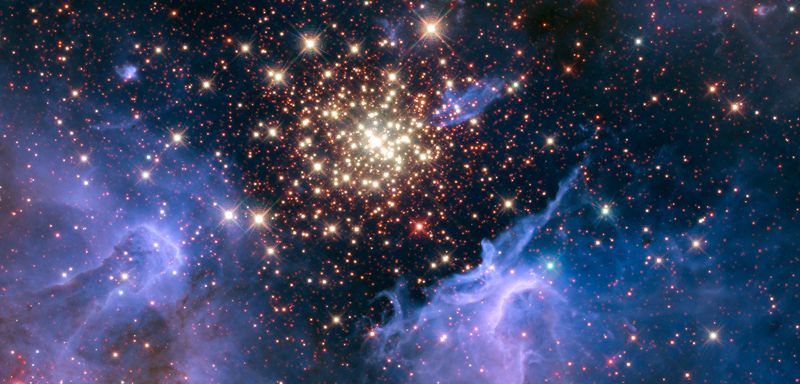 © Reuters. A cluster of young stars resembles an aerial burst, surrounded by clouds of interstellar gas and dust, in a nebula NGC 3603 located in the constellation Carina, in this image captured in August 2009 and December 2009. NASA/ESA/R. O'Connell/F. Paresce/E. Young/Ames Research Center/WFC3 Science Oversight Committee/Hubble Heritage Team/STScI/AURA/Handout via REUTERS