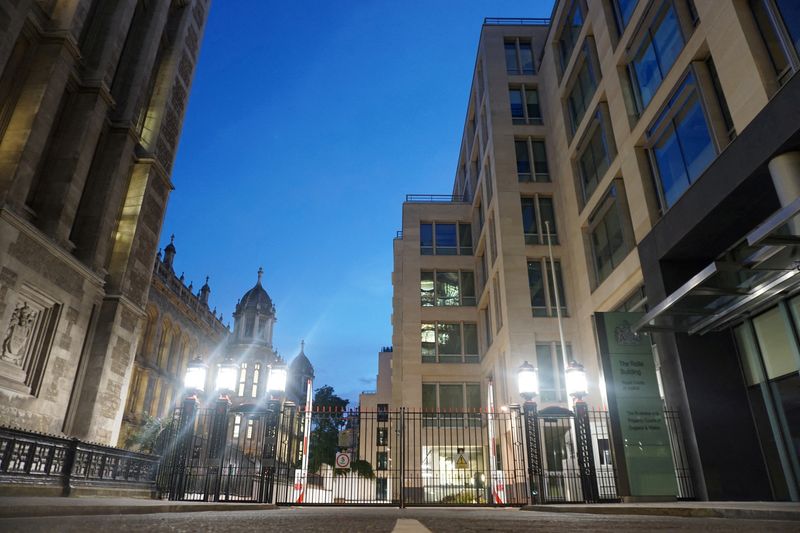 &copy; Reuters. FILE PHOTO: The Rolls Building (R), which is used by Britain's High Court, is seen in London, Britain, June 26, 2022. Picture taken June 26, 2022.  REUTERS/Raphael Satter/File Photo