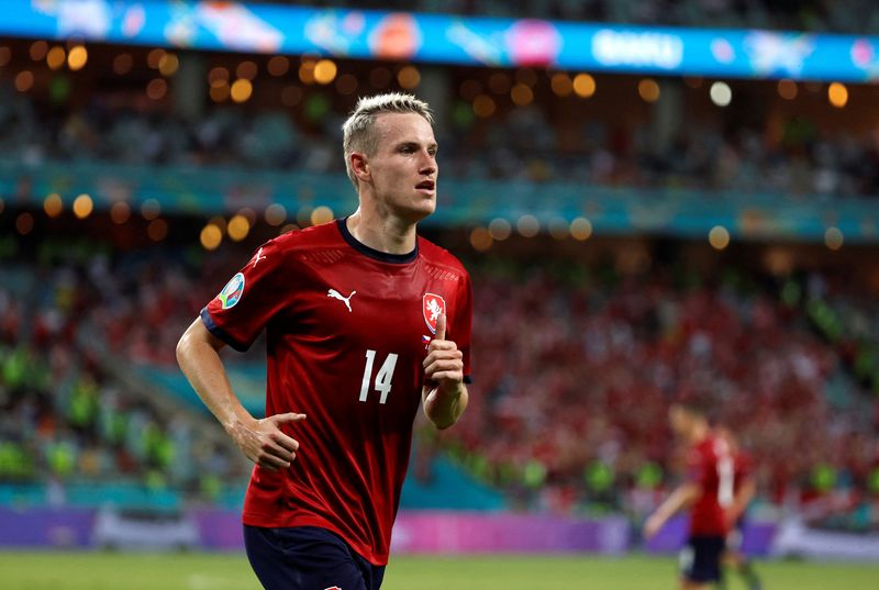 &copy; Reuters. FOTO DE ARCHIVO. Fútbol - 3 de julio de 2021 - Jakub Jankto, de República Checa, durante el partido de cuartos de final de la Eurocopa 2020 contra Dinamarca - Estadio Olímpico de Bakú, Azerbaiyán. Pool vía REUTERS/Valentyn Ogirenko