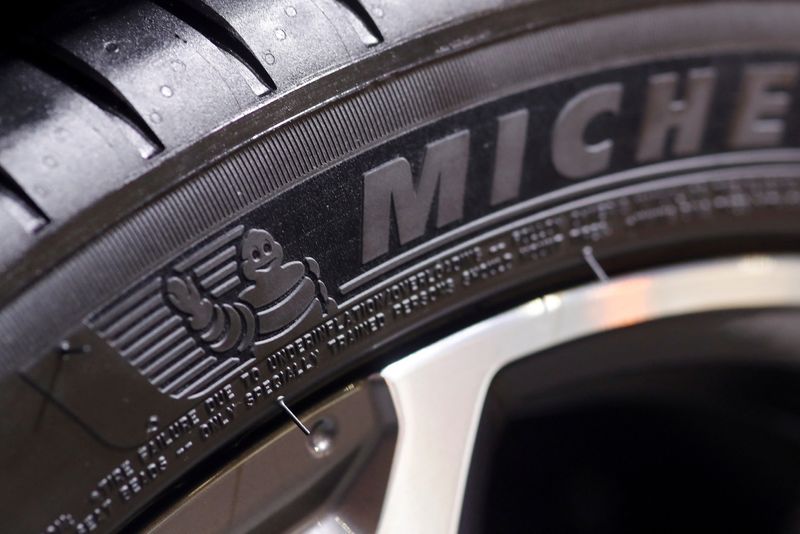 &copy; Reuters. Un pneu de la marque Michelin. /Photo prise le 8 septembre 2021/REUTERS/Wolfgang Rattay