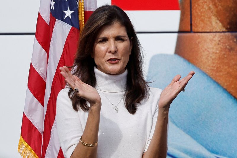 &copy; Reuters. FILE PHOTO: Former Trump administration U.S. Ambassador to the U.N. Nikki Haley campaigns for Georgia Republican candidate for U.S. Senate Herschel Walker at a rally with supporters in Hiram, Georgia, U.S. November 6, 2022. REUTERS/Jonathan Ernst/File Pho