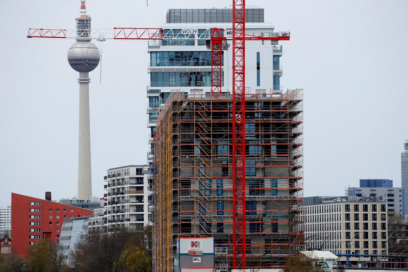 &copy; Reuters. FILE PHOTO: A general view of a construction site for a residential building, in Berlin, Germany, April 15, 2021.     REUTERS/Michele Tantussi