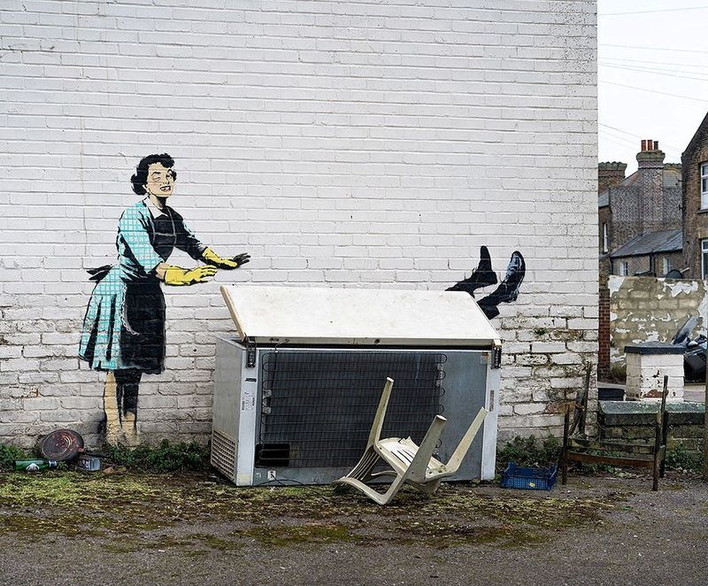 © Reuters. Obra de Banksy por ocasião do Dia dos Namorados é vista em uma parede em Margate, Kent, Reino Unido, em imagem obtida nas mídias sociais, antes da remoção do refrigerador
14/02/2023
@banksy/via REUTERS