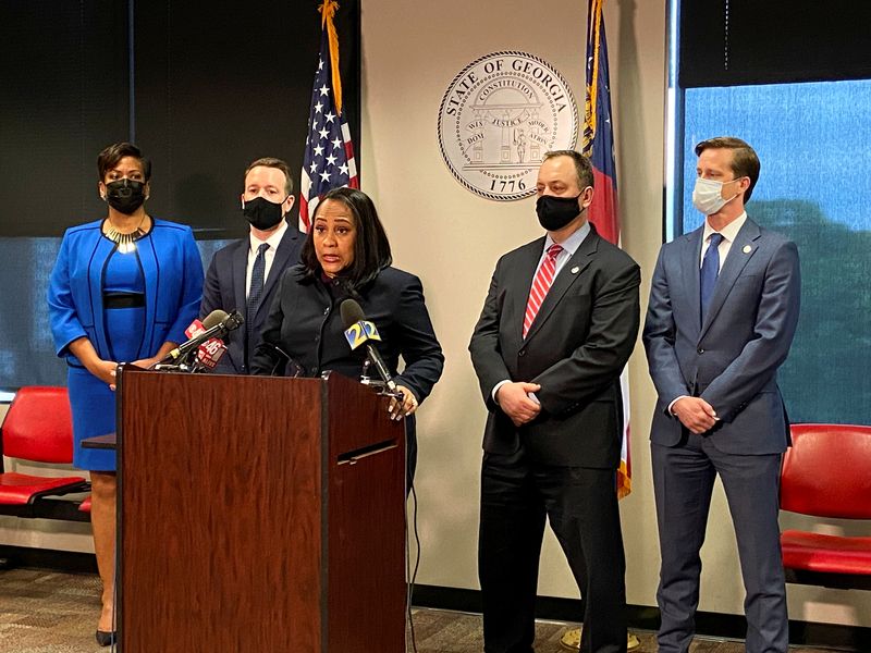 &copy; Reuters. Fulton County District Attorney Fani Willis speaks at a news conference in Atlanta, Georgia, U.S., May 11, 2021. Picture taken May 11, 2021. REUTERS/Linda So