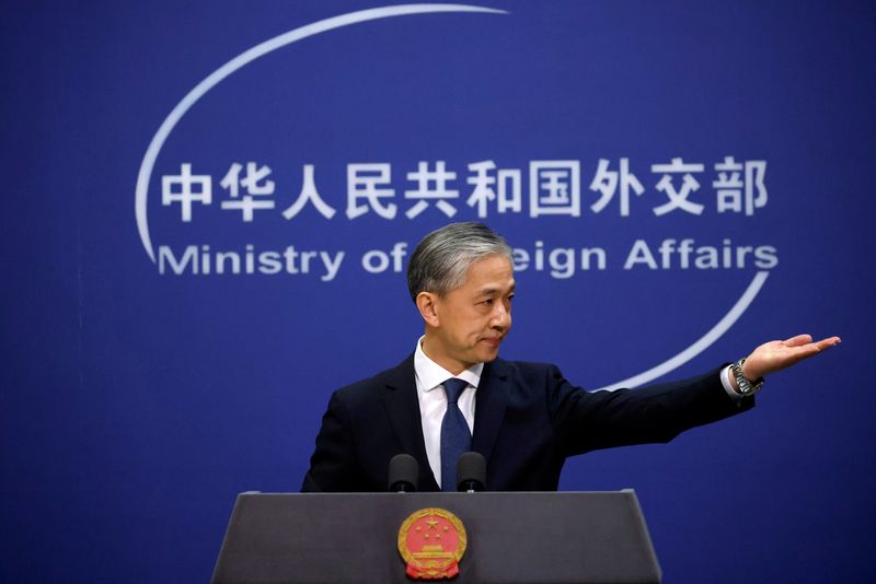 &copy; Reuters. Porta-voz do Ministério das Relações Exteriores da China Wang Wenbin durante entrevista coletiva em Pequim
14/12/2020 REUTERS/Thomas Peter