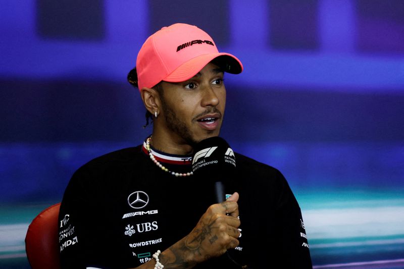 &copy; Reuters. Piloto da Mercedes, Lewis Hamilton
17/11/2022
REUTERS/Leonhard Foeger