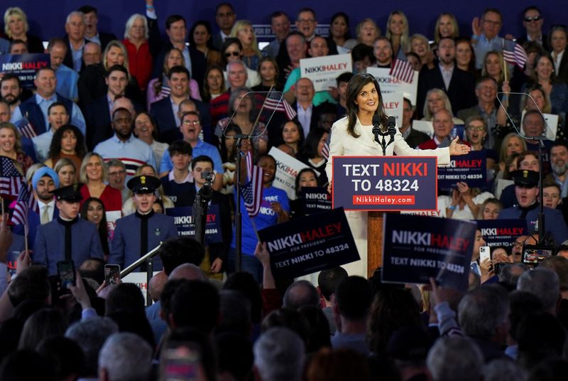 © Reuters. Former South Carolina Governor and former U.S. Ambassador to the U.N. Nikki Haley announces her run for the 2024 Republican presidential nomination at a campaign event in Charleston, South Carolina, U.S. February 15, 2023. REUTERS/Allison Joyce