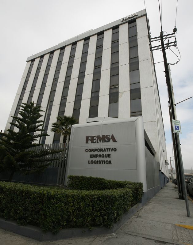 &copy; Reuters. FOTO DE ARCHIVO. Una vista de la sede de FEMSA en Monterrey, México. 11 de enero de 2010. REUTERS/Tomas Bravo 