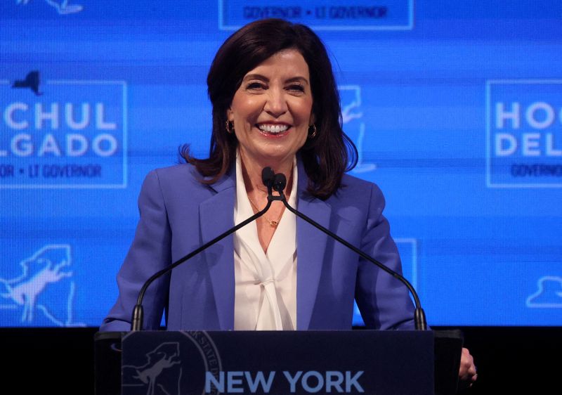 &copy; Reuters. FILE PHOTO: New York Governor Kathy Hochul celebrates at her U.S. midterm election night party after winning re-election in New York, New York, U.S. November 8, 2022.   REUTERS/Brendan McDermid 