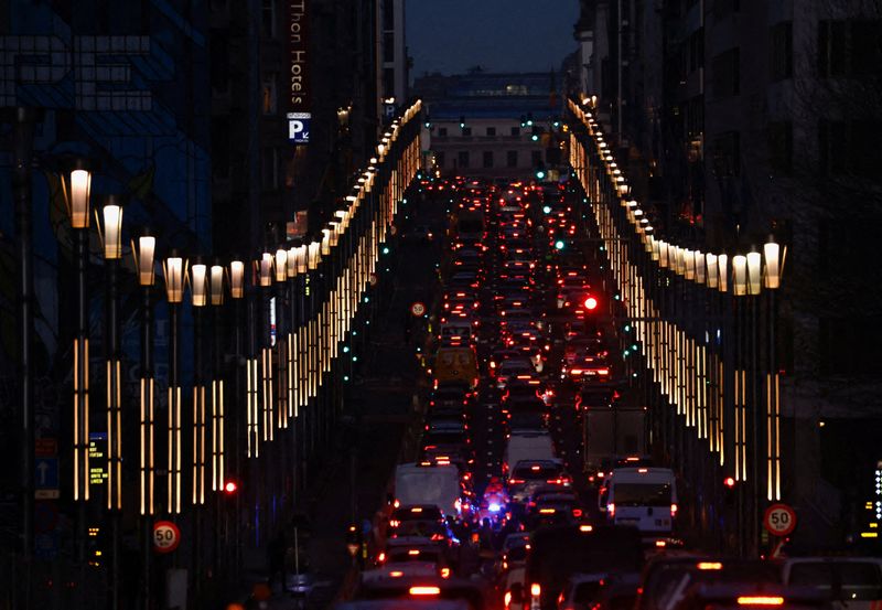 &copy; Reuters. FILE PHOTO: Cars are seen in the traffic jam on one of the main road in central Brussels, Belgium, December 15, 2022. REUTERS/Yves Herman/File Photo