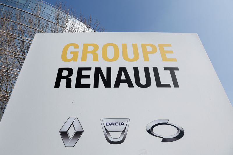&copy; Reuters. FOTO DE ARCHIVO: La sede de Renault en Boulogne-Billancourt, cerca de París, Francia, 24 de marzo de 2022. REUTERS/Benoit Tessier