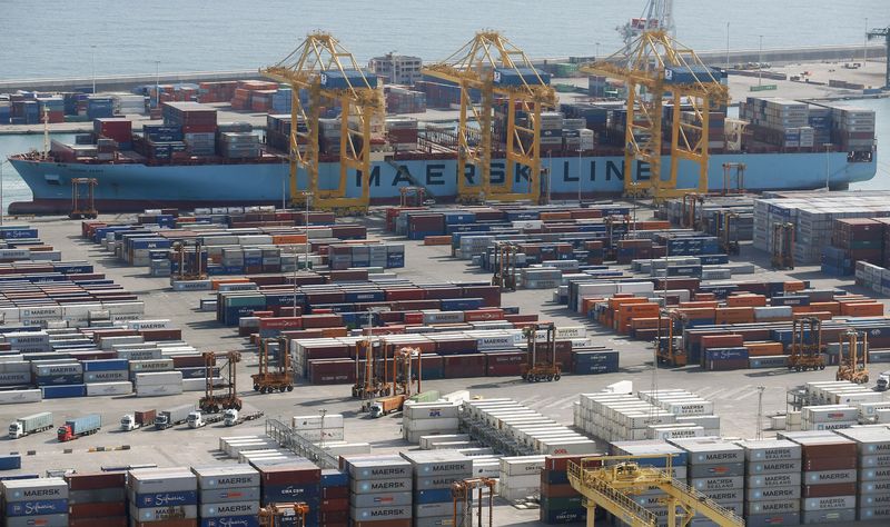 &copy; Reuters. FILE PHOTO: A general view of a cargo terminal at the Port of Barcelona, October 23, 2013. REUTERS/Albert Gea