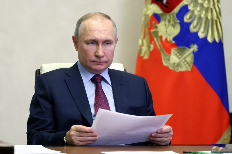 &copy; Reuters. بوتين خلال اجتماع خارج موسكو يوم 15 فبراير شباط 2023. صورة من ممثل لوكالات الأنباء.