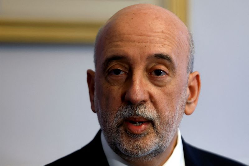 &copy; Reuters. FILE PHOTO: Governor of the Central Bank of Ireland Gabriel Makhlouf speaks during a press conference at the Institute of International and European Affairs (IIEA) headquarters, in Dublin, Ireland, December 5, 2022. REUTERS/Clodagh Kilcoyne/File Photo