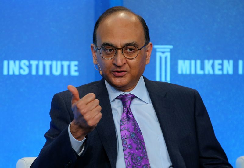 &copy; Reuters. FILE PHOTO: Vasant Prabhu, Chief Financial Officer of Visa, speaks during the Milken Institute Global Conference in Beverly Hills, California, U.S., May 2, 2017. REUTERS/Mike Blake