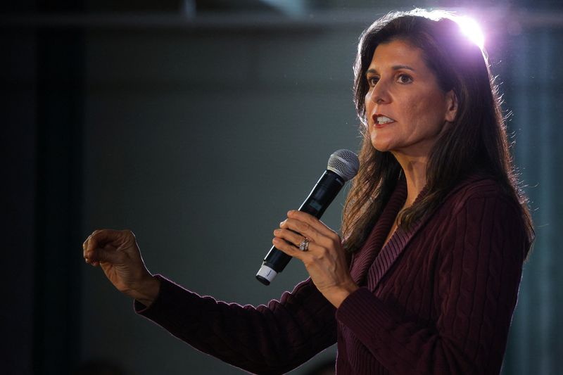 © Reuters. Republican presidential candidate and former U.S. Ambassador to the United Nations Nikki Haley speaks during a campaign town hall meeting in Exeter, New Hampshire, U.S., February 16, 2023.  REUTERS/Brian Snyder