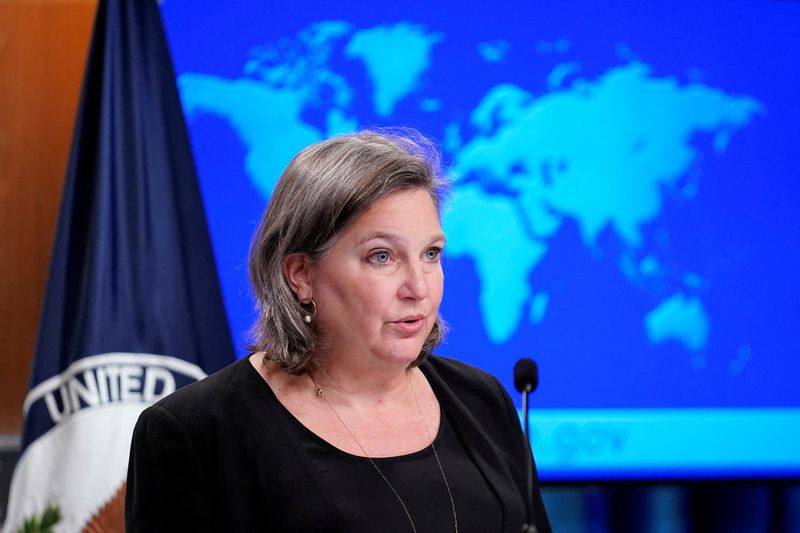 &copy; Reuters. FOTO DE ARCHIVO: La subsecretaria de Asuntos Públicos del Departamento de Estado de Estados Unidos, Victoria Nuland, habla durante una sesión informativa en el Departamento de Estado en Washington, Estados Unidos, 27 de enero de 2022. Susan Walsh/Pool v