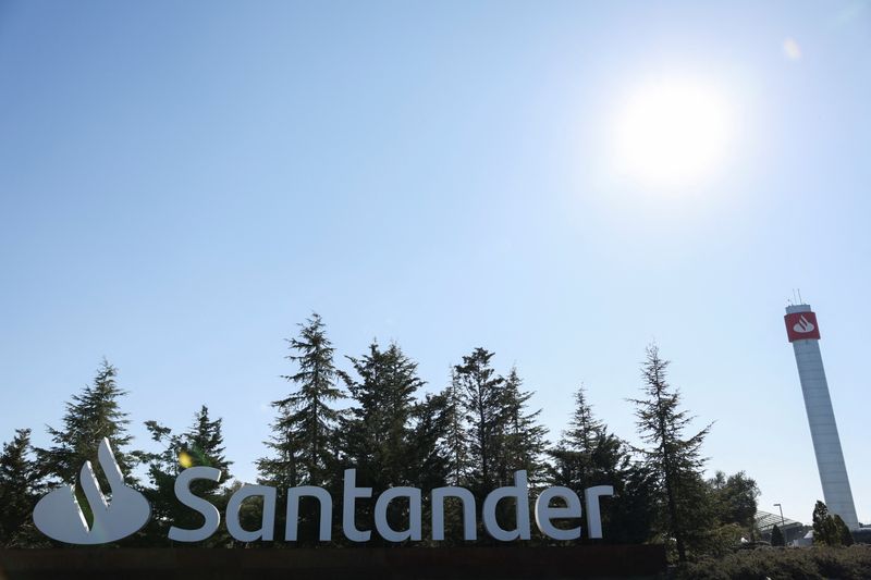 &copy; Reuters. FILE PHOTO: A Santander company logo is pictured at the company's headquarters in Boadilla del Monte, outside Madrid, Spain, February 2, 2023. REUTERS/Violeta Santos Moura