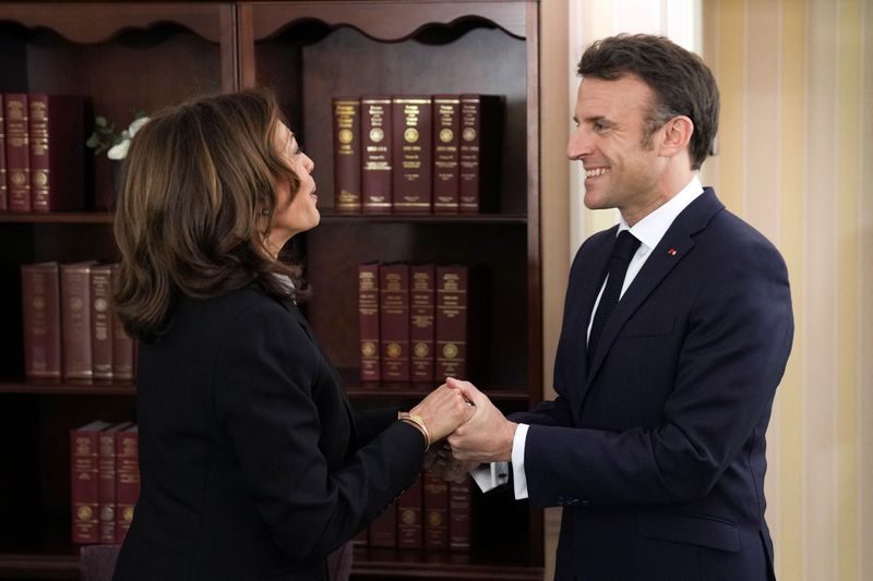 &copy; Reuters. U.S. Vice President Kamala Harris meets with French President Emmanuel Macron at the bilateral meeting at the Munich Security Conference in Munich, Germany February 17, 2023. Michael Probst/Pool via REUTERS