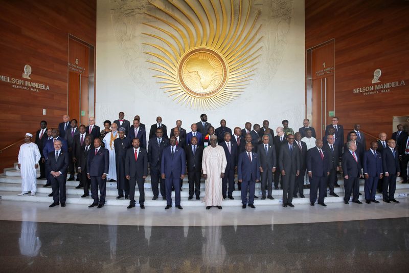 © Reuters. African heads of state pose for a group photo together with Antonio Guterres, Secretary General of the United Nations during the opening of the 36th Ordinary session of the Assembly of the Africa Union at the African Union Headquarters in Addis Ababa, Ethiopia February 18, 2023. REUTERS/Tiksa Negeri