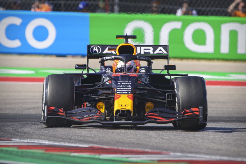 &copy; Reuters. FILE PHOTO: Oct 24, 2021; Austin, TX, USA; Red Bull Racing Honda driver Max Verstappen (33) of Netherlands drives during the United States Grand Prix Race at Circuit of the Americas. Mandatory Credit: Jerome Miron-USA TODAY Sports