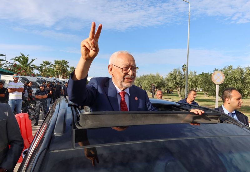 &copy; Reuters. FILE PHOTO: Islamist Ennahda party leader Rached Ghannouchi gestures outside Judicial Pole of Counter-Terrorism after a Tunisian judge postponed a terrorism hearing against him in Tunis,Tunisia September 21, 2022. REUTERS/Jihed Abidellaoui
