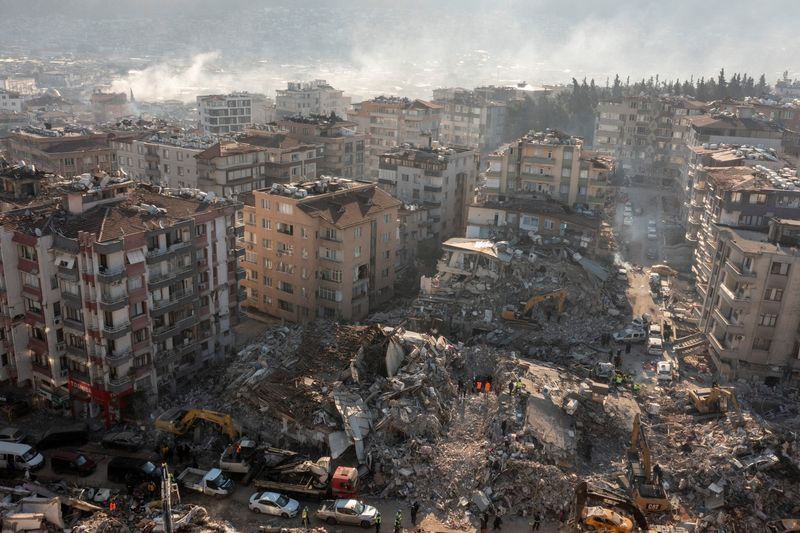 &copy; Reuters. منظر جوي يظهر المباني المنهارة والمتضررة في أعقاب الزلزال الذي ضرب تركيا في إقليم هاتاي بتركيا بتاريخ العاشر من فبراير شباط 2023. تصوير: أوميت