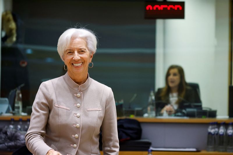 Lagarde, del BCE, dice que el rápido crecimiento salarial de la eurozona es sólo una recuperación normal